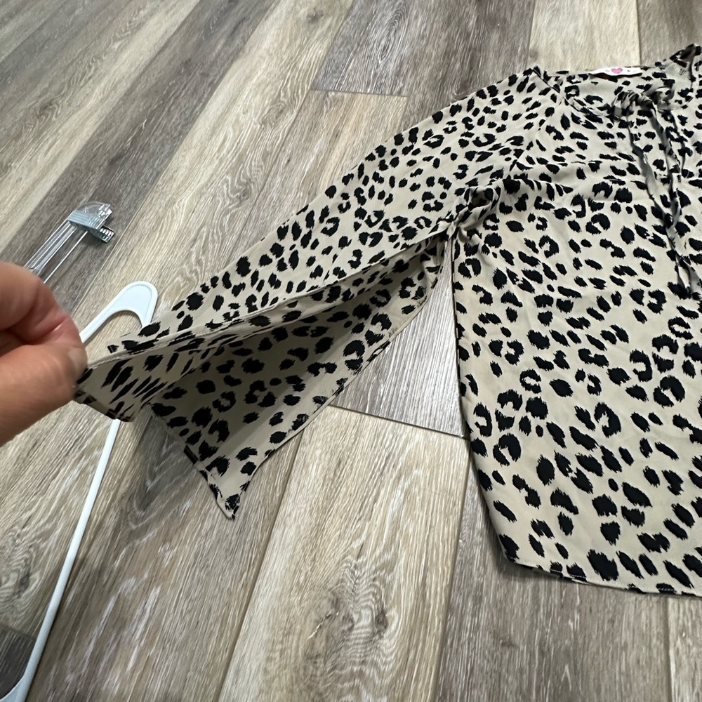 🛍️ Buddy Love Open sleeve blouse.excellent condition